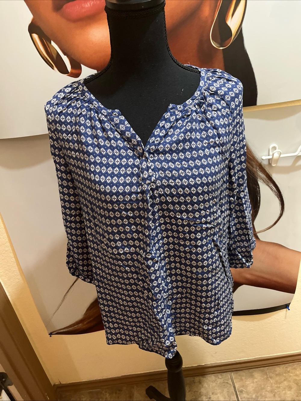 Anne Carson Navy Blue and White Printed Peasant Blouse